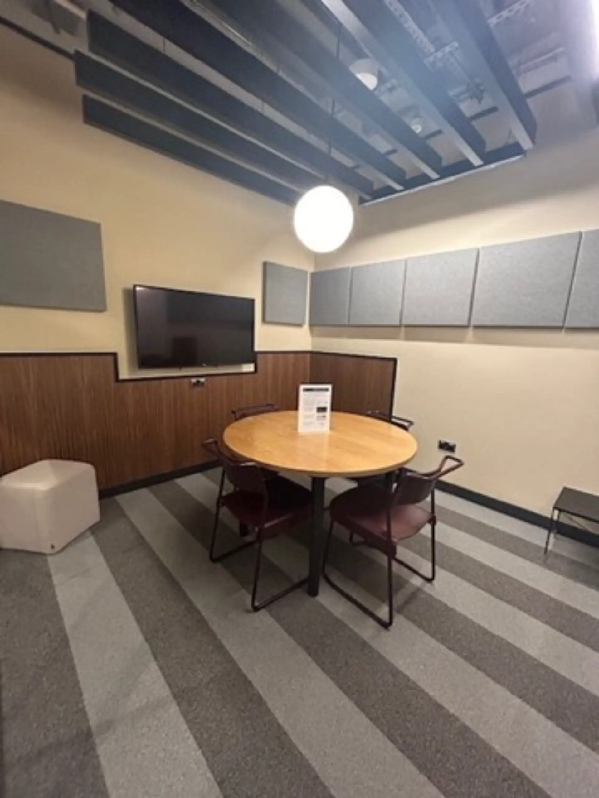 Meeting Room R