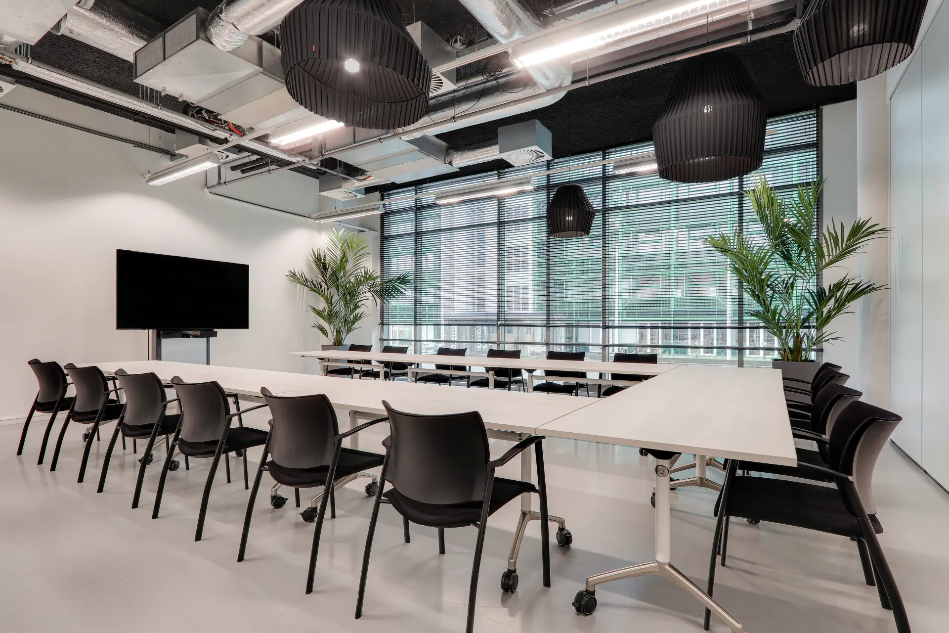 Hybrid meeting room (V7)