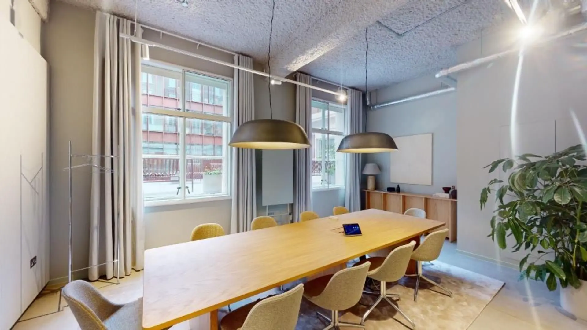 Meeting Room 04