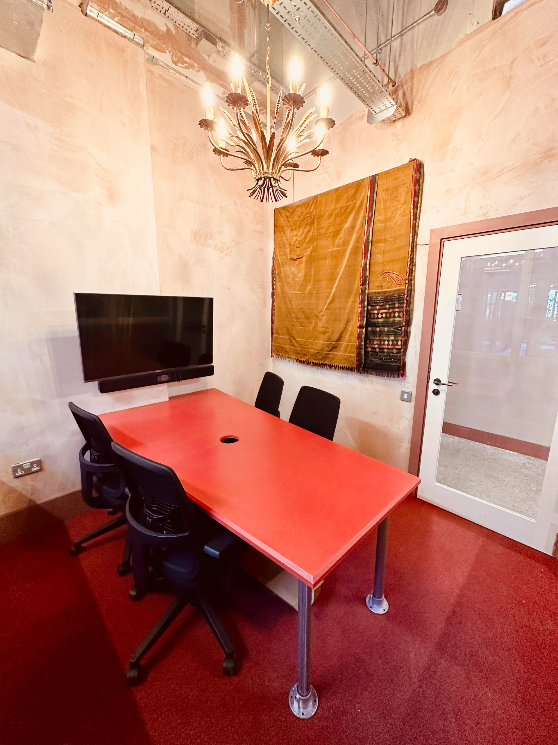 7 Person Meeting Room